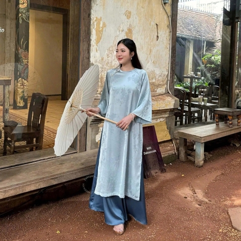 ÁO DÀI VÂN TỬ LỤA CỔ TRÒN ĐÍNH NÚT BƯỚM ZAREEN ADI10