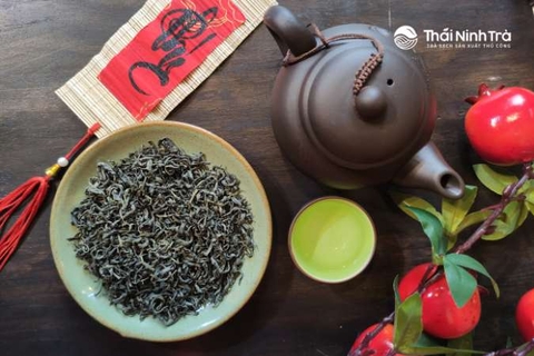 Cảm nhận hương vị trà tự nhiên vào ngày Tết