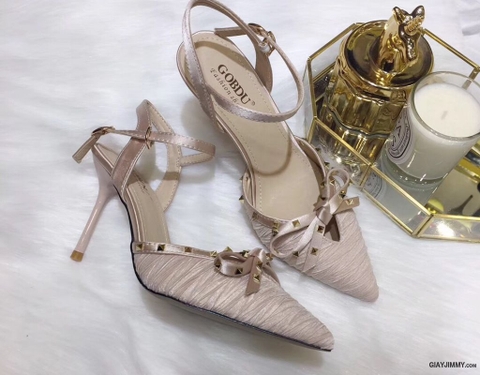 Câu chuyện ẩn chứa trong những đôi giày cao gót Giuseppe Zanotti