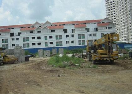Hà Nội: Chung cư giá rẻ, đất nền ven đô hút khách