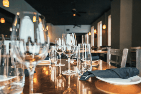 Khung cảnh lung linh về đêm của Melia Hà Nội