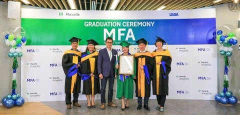 Manulife Việt Nam tôn vinh Tư vấn viên chuyên nghiệp với lễ tốt nghiệp Master Financial Advisor đầu tiên