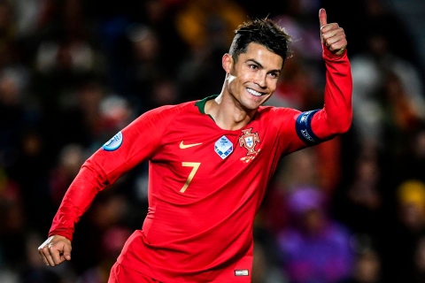 Cristiano Ronaldo kiếm tiền như thế nào để có khối tài sản gần nửa tỷ USD