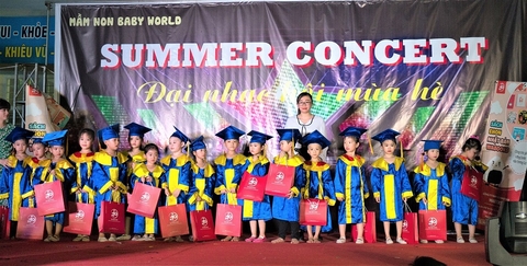 Wabooks tặng quà vui hè cho trẻ tại trường mầm non Baby World