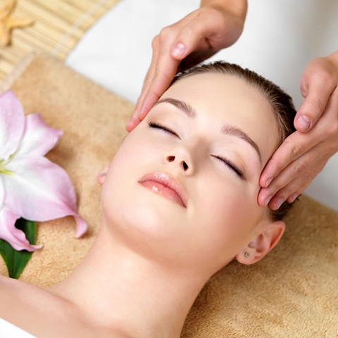 Massage đá nóng