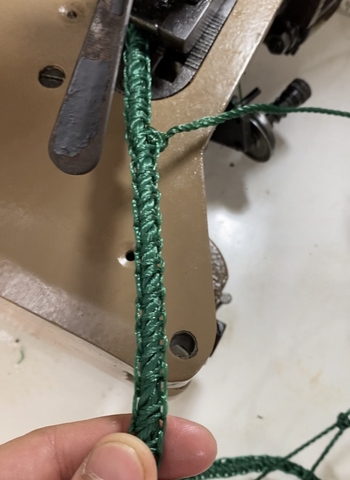 Mẫu lưới hot nhất năm 2025(Lưới máy dệt mắt ô vuông may bo viền).