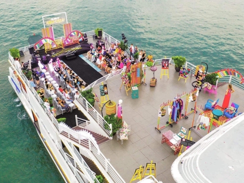 Sea Octopus- Daily Cruise: Hà Nội- Hạ Long- Tuần Châu- 1,400,000 VND