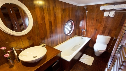 Bhaya Classic Cruise: 2 days-1 night/ 3 days- 2 nights (Hanoi- Halong Bay- Tuan Chau)-2,500,000 VND.