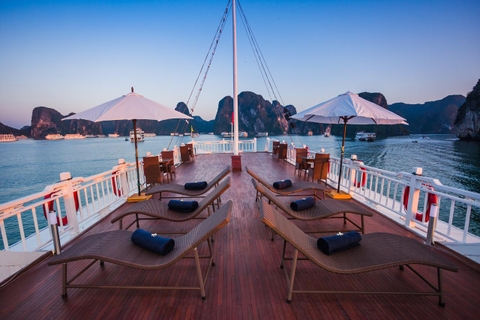 Bhaya Classic Cruise: 2 days-1 night/ 3 days- 2 nights (Hanoi- Halong Bay- Tuan Chau)-2,500,000 VND.