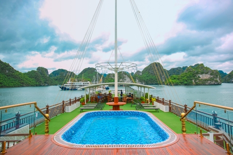 Calyspo Cruise: 2 days-1 night/ 3 days-2 nights (Hanoi- Halong Bay/ Lan Ha Bay- Tuan Chau)-2,900,000 VND.