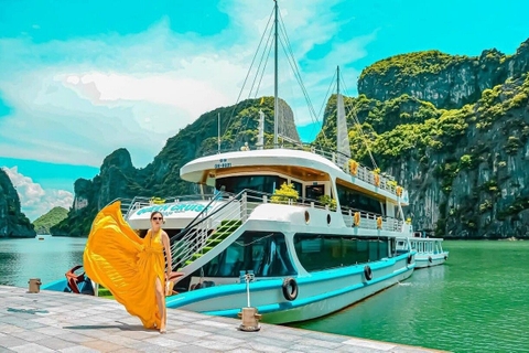 Queen Cruise- Daily Departure: Hà Nội- Hạ Long- Tuần Châu- 1,030,000 VND