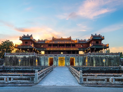 5 days private package trip in Central.