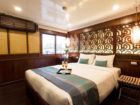 Bhaya Classic Cruise: 2 days-1 night/ 3 days- 2 nights (Hanoi- Halong Bay- Tuan Chau)-2,500,000 VND.
