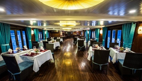 Bhaya Classic Cruise: 2 days-1 night/ 3 days- 2 nights (Hanoi- Halong Bay- Tuan Chau)-2,500,000 VND.