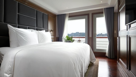 Paradise Grand Cruise: 2 days-1 night/ 3 days-2 nights (Hanoi- Halong Bay/ Lan Ha Bay- Tuan Chau)-4,300,000 VND.