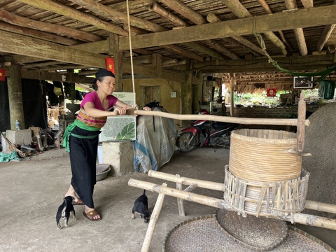 Hanoi- Mai Chau- Pu Luong- Ninh Bình- Hạ Long/ Lan Ha- Bat Trang Pottery village