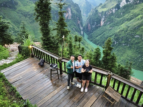 4 days 3 nights Đồng Văn- Mèo Vạc, Hà Giang by private car/ Tour xe riêng.
