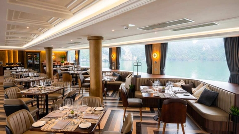 Ambassador 1 Cruise: 2 days- 1 night/ 3 days- 2 nights (Hanoi- Halong Bay- Tuan Chau)-4,150,000 VND.
