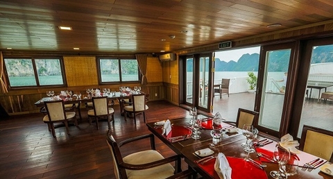 Bhaya Classic Cruise: 2 days-1 night/ 3 days- 2 nights (Hanoi- Halong Bay- Tuan Chau)-2,500,000 VND.