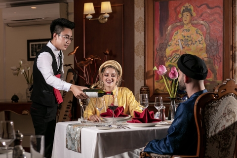 Emperor Hạ Long Cruise: 2 days-1 night/ 3 days-2 nights (Hanoi- Halong Bay/ Lan Ha Bay- Tuan Chau)-3,500,000 VND