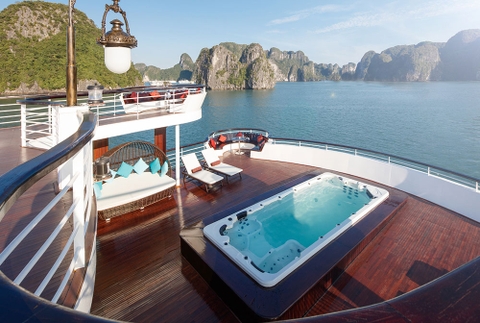Ambassador 1 Cruise: 2 days- 1 night/ 3 days- 2 nights (Hanoi- Halong Bay- Tuan Chau)-4,150,000 VND.