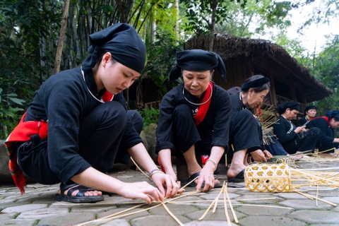 Hanoi- Cao Bang- Ba Be Lake- Thai Hai village 5 days by private car.
