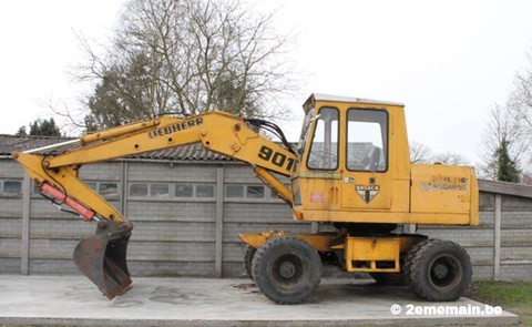 Liebherr A901 (Líp bơ 140)