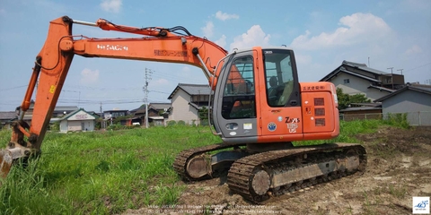 Hitachi ZX135US