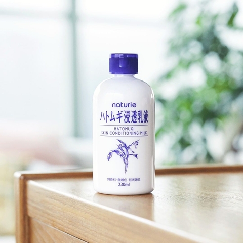 SỮA DƯỠNG ẨM CHIẾT XUẤT HẠT Ý DĨ HATOMUGI NATURIE CHÍNH HÃNG NHẬT BẢN 230ML