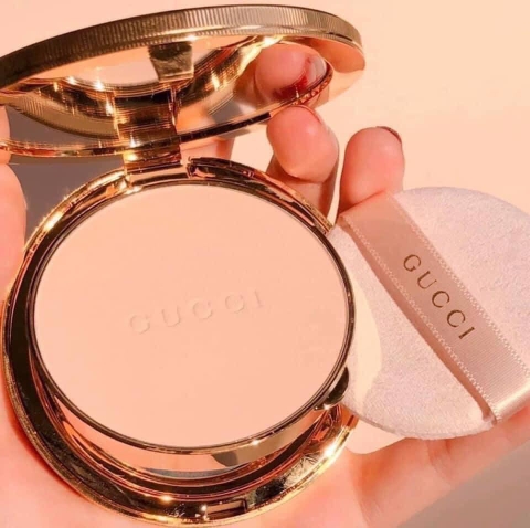 PHẤN PHỦ GUCCI POUDRE DE BEAUTE VỎ PASTEL CÔNG CHÚA