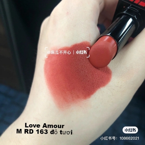 SON SHU UEMURA LOVE AMOUR ROUGE UNLIMITED MATTE LIPSTICK M RD 163 - ĐỎ TƯƠI MẪU MỚI