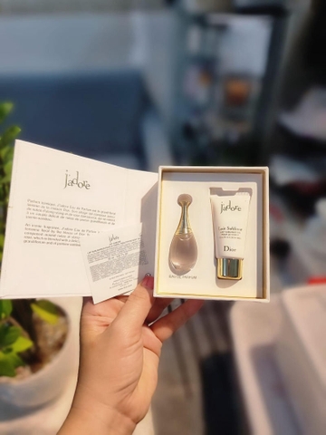 SET NƯỚC HOA DIOR JADORE MINI 5ML + DƯỠNG THỂ 20ML