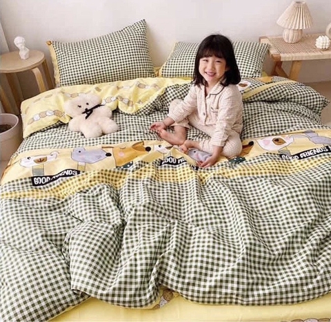 Bộ Chăn Ga Gối 5 Món Cotton Poly Hàn Quốc In Hình Gấu Và Caro Nhỏ Màu Xám Phối Trên Nền Xám Vàng - CP66