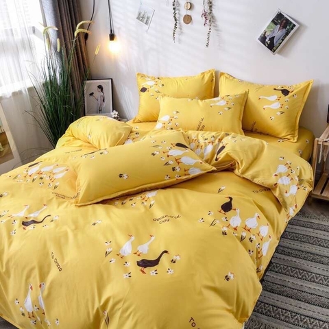 Bộ Chăn Ga Gối 5 Món Cotton Poly Hàn Quốc In Hình Con Vịt Trắng Phối Trên Nền Vàng - CP67
