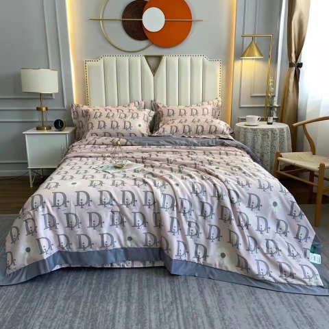 Bộ Chăn Ga Gối Lụa Thái Cao Cấp Màu Hồng Viền Xám In Hình Họa Tiết Chữ Dior Chất Liệu Mềm Mịn Sang Trọng - LT08