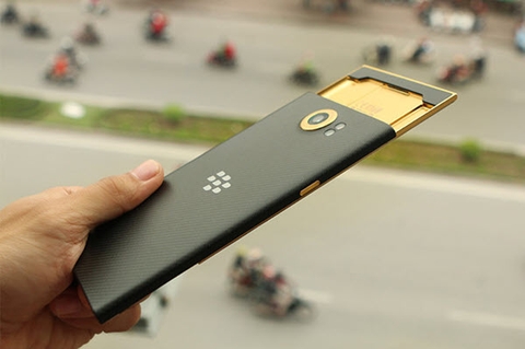 Tìm hiểu về dòng BlackBerry mạ vàng 24k