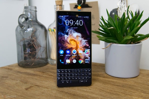 BlackBerry Key2 hút khách nhờ thiết kế mạnh mẽ, hiện đại và cao cấp