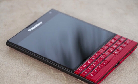 Có nên mua điện thoại BlackBerry Passport hay không?