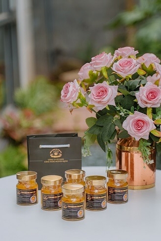 SET 6 HŨ YẾN CHƯNG ĐÔNG TRÙNG HẠ THẢO 70ML