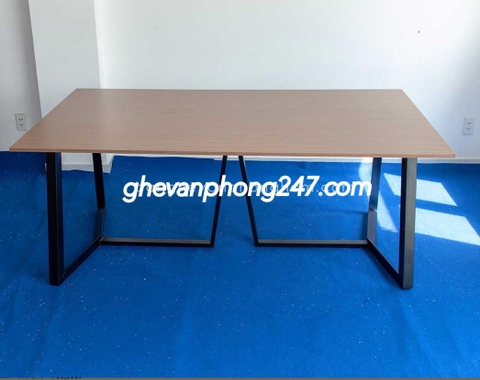 Bàn họp chân sắt BH01