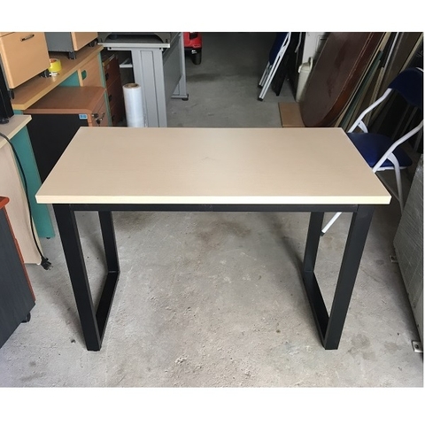 Bàn văn  phòng chân sắt  : U1260