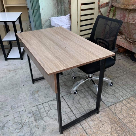 Bộ bàn làm việc chân sắt giá rẻ + Ghế xoay lưng lưới : B02