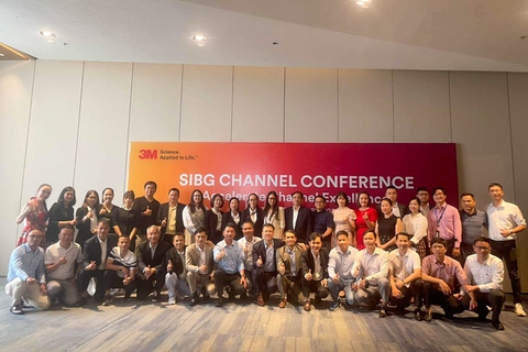 Galup Tự Hào Nhận Cúp Từ 3M Trong Sự Kiện Tôn Vinh Nhà Phân Phối 2023