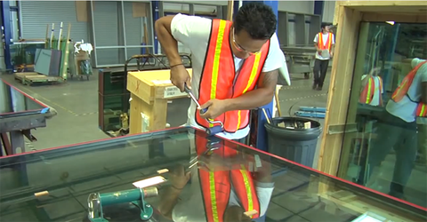 Nên dùng loại keo dán kính với kim loại nào vừa tiết kiệm, vừa chất lượng?