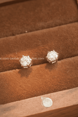 Khuyên tai bạc Việt Nam xi vàng trắng đính Kim Cương Moissanite 4 li ổ đá sáu chấu (chiếc)