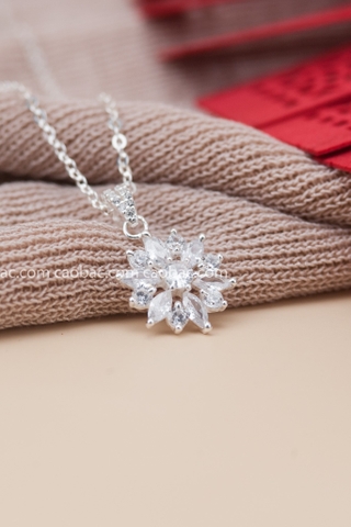 Dây chuyền bạc Việt Nam bông tuyết đá nhọn