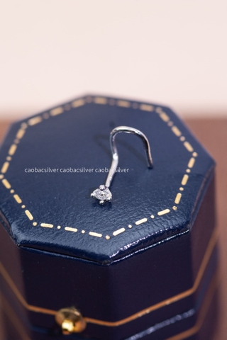 Khuyên mũi bạc Việt Nam xi vàng trắng 18k đính kim cương Moissanite chân móc câu (chiếc)