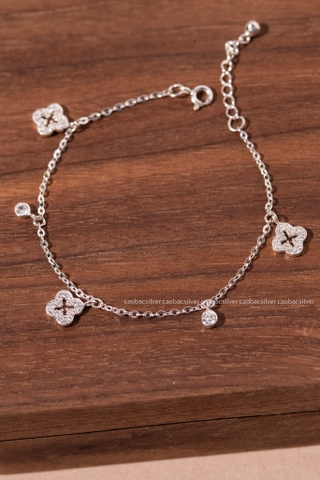 Lắc tay bạc Việt Nam cỏ bốn lá rỗng viền đá