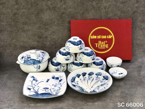 Bộ đồ ăn gia đình liên hoa men lam Huế