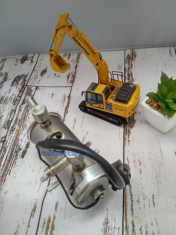 Bơm nhiên liệu điện  HITACHI ZAX240 EX240 EX330-3 4HK1 6HK1